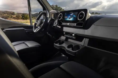 500 esprinter newport 67 - le nouveau mercedes-benz esprinter prend la route
