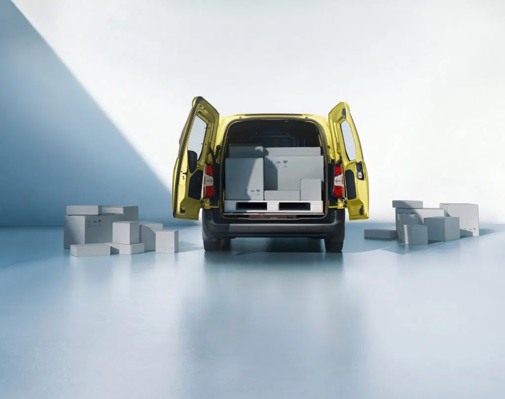 Uniquelevisagedelamarqueopelvizorfaitsapremireapparitiondanslecomboutilitaire 1 - coup d’éclairage sur le nouvel opel combo  