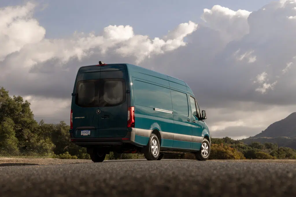 Esprinter newport 44 - le nouveau mercedes-benz esprinter prend la route