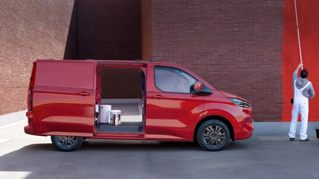 Ford transit custom eu limited profile view doors open static talent v710 2160x1215 feature. Jpg. Renditions. Extra large - ford transit custom : couronné aux trophées de l'argus