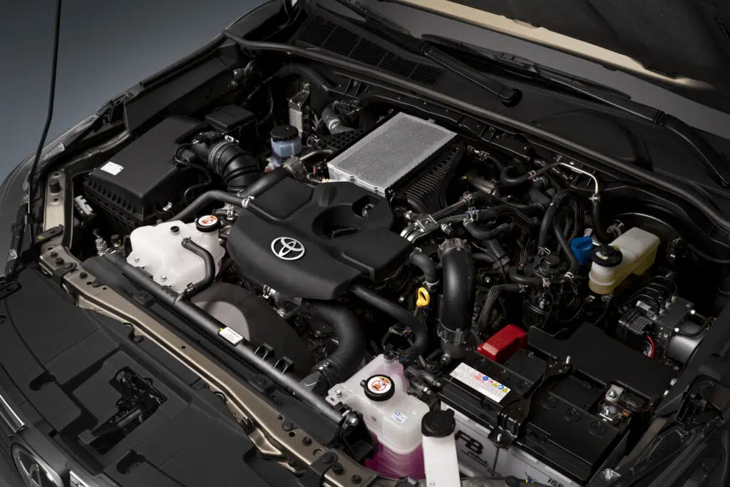 2023 hilux hybrid 48v int 01 - toyota hilux hybrid 48v : un nouveau cap
