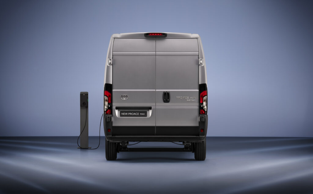 2023 proace max ext 06 2 - toyota proace max : place au grand fourgon