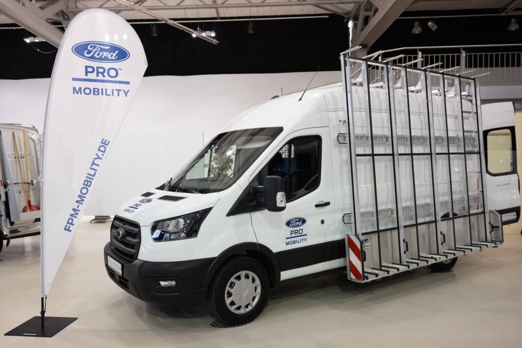 Ford prp mobility1 - ford pro mobility vient en aide aux clients de vu transformés