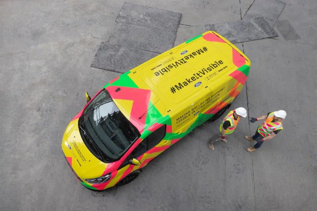 Make it visible provides on site mental health first aiders - ford transit custom : aux couleurs de la campagne "make it visible"