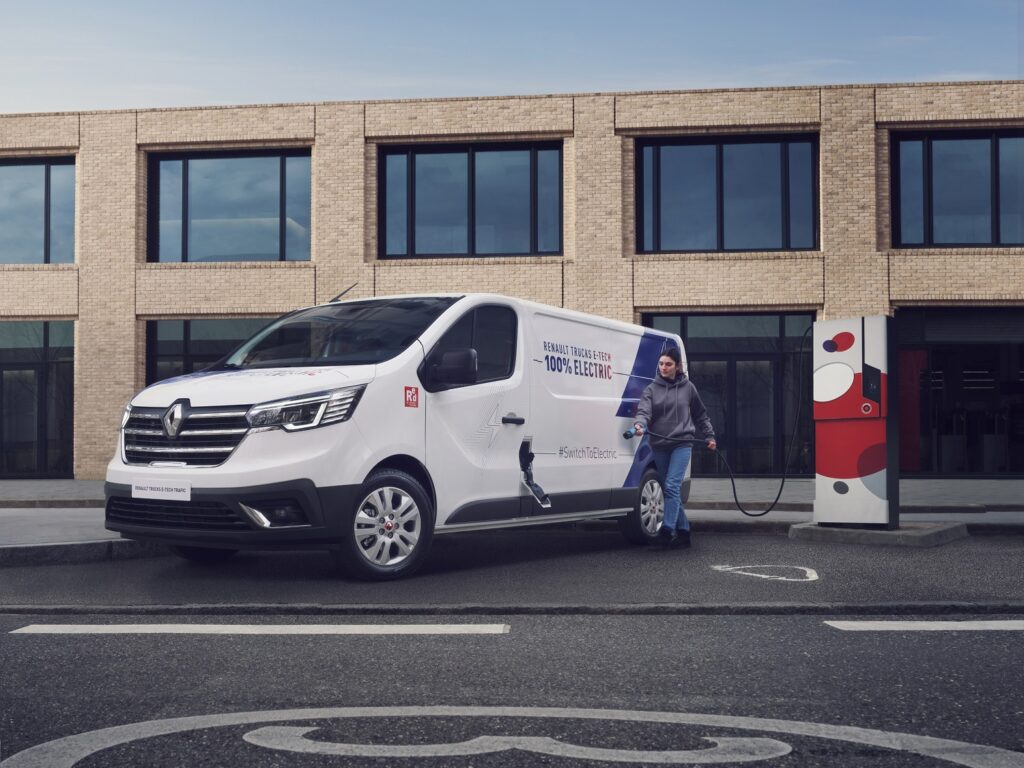 Renault trucks e tech trafic 04 0 - renault trucks s’élance dans un tour d'europe électrisant