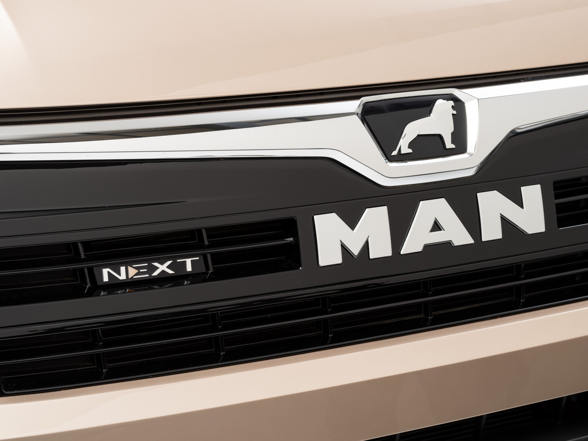 Man tge next level edition radiator grille - le nouveau man tge « next level » à présent révélé !