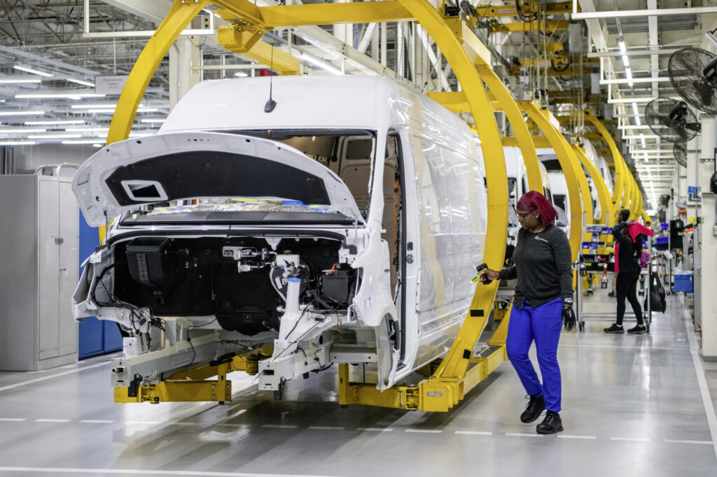 Usinedecharleston - déjà 5 millions de mercedes sprinter produits !