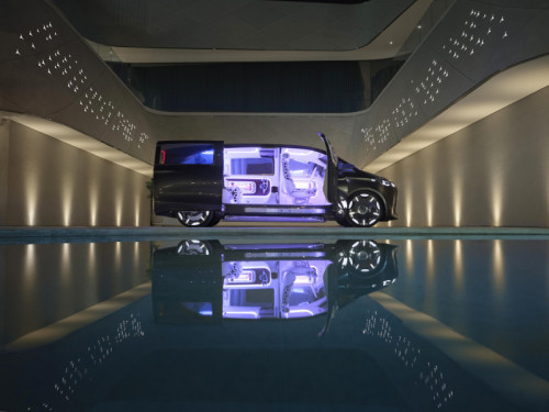 25c0118 002 - un voyage à dubaï pour le mercedes vision v