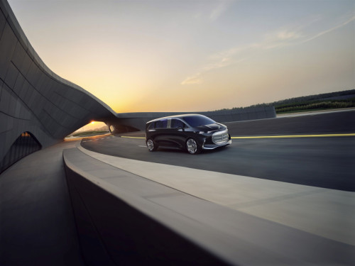 25c0118 008 - un voyage à dubaï pour le mercedes vision v