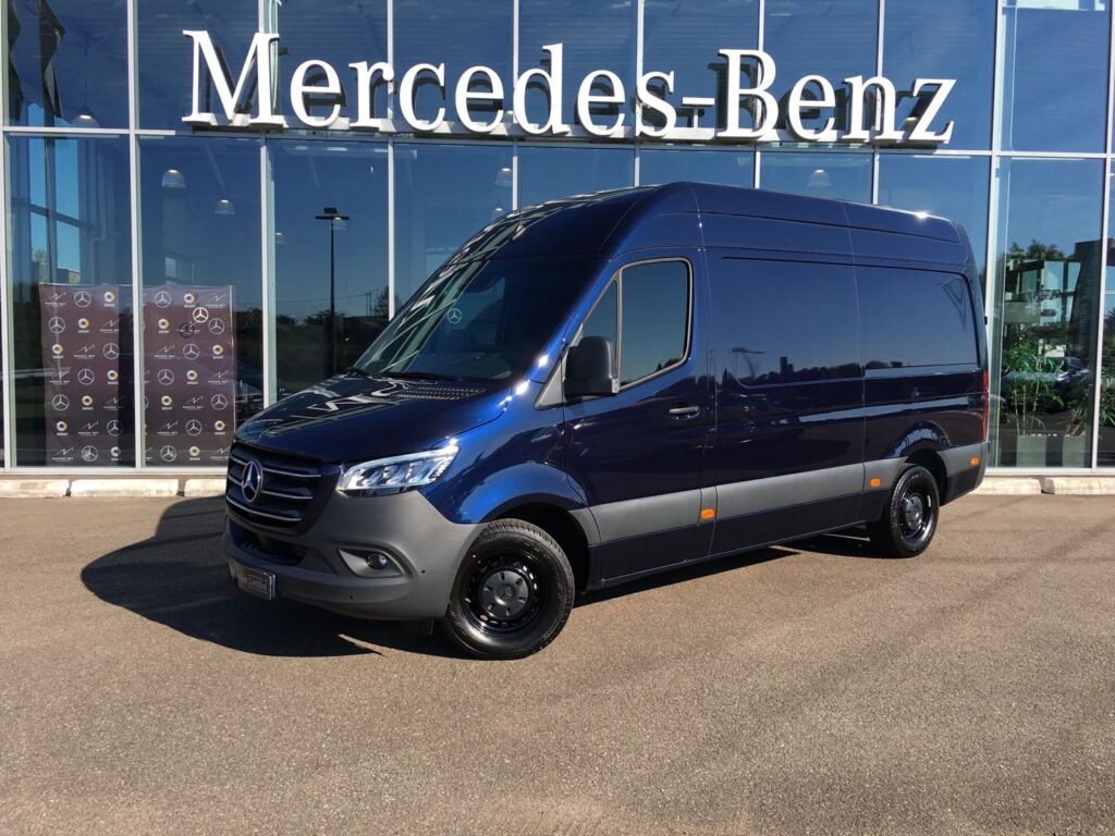 Bleucavansitesprinter - la couleur au cœur de l’identité des vu mercedes