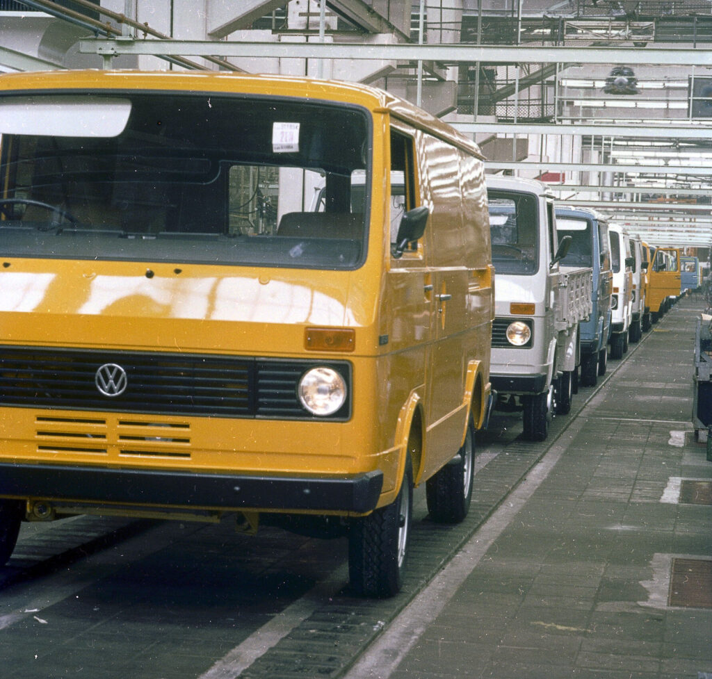 Cf7f295de0641ce5c071c00f46a0d985 1781x1699 1 - le volkswagen lt fête ses 50 ans