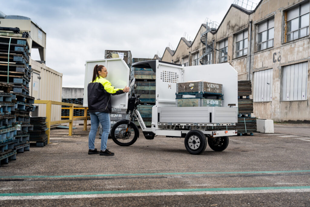 Kleuster 350 kleuster x renault trucks 2 - place au vélo-cargo kleuster 350 de renault trucks