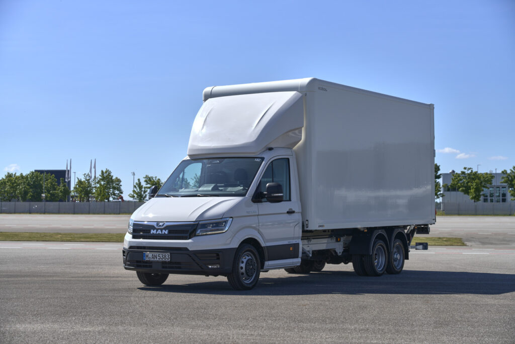 1920 trs 182 00031 - nouvelles variantes de carrosserie pour le man tge : innovation et performance au rendez-vous