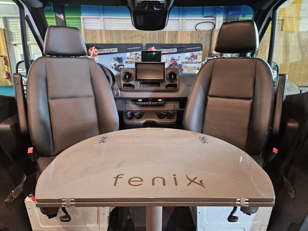 20250926 152658 - salon des véhicules de loisirs : succès de niche pour les mercedes sprinter 4x4