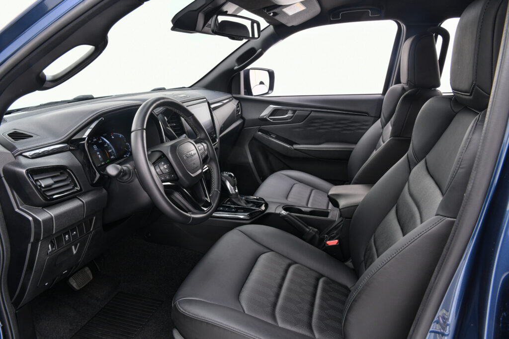 Original 3895 the new isuzu d max ev 7 - nouveau isuzu d-max ev : entre modernité et tradition