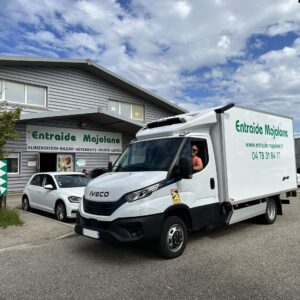 2025 communique de presse iveco edaily entraide majolane photo - nouveau iveco edaily : un partenaire engagé pour l’entraide majolane