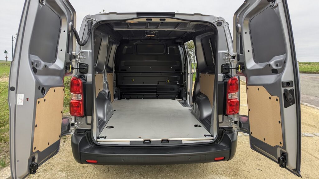 Essai citroen jumpy hdi 145 eat8 c julien georges marcos 11 - essai citroën jumpy : l’allié pro qui soigne le confort