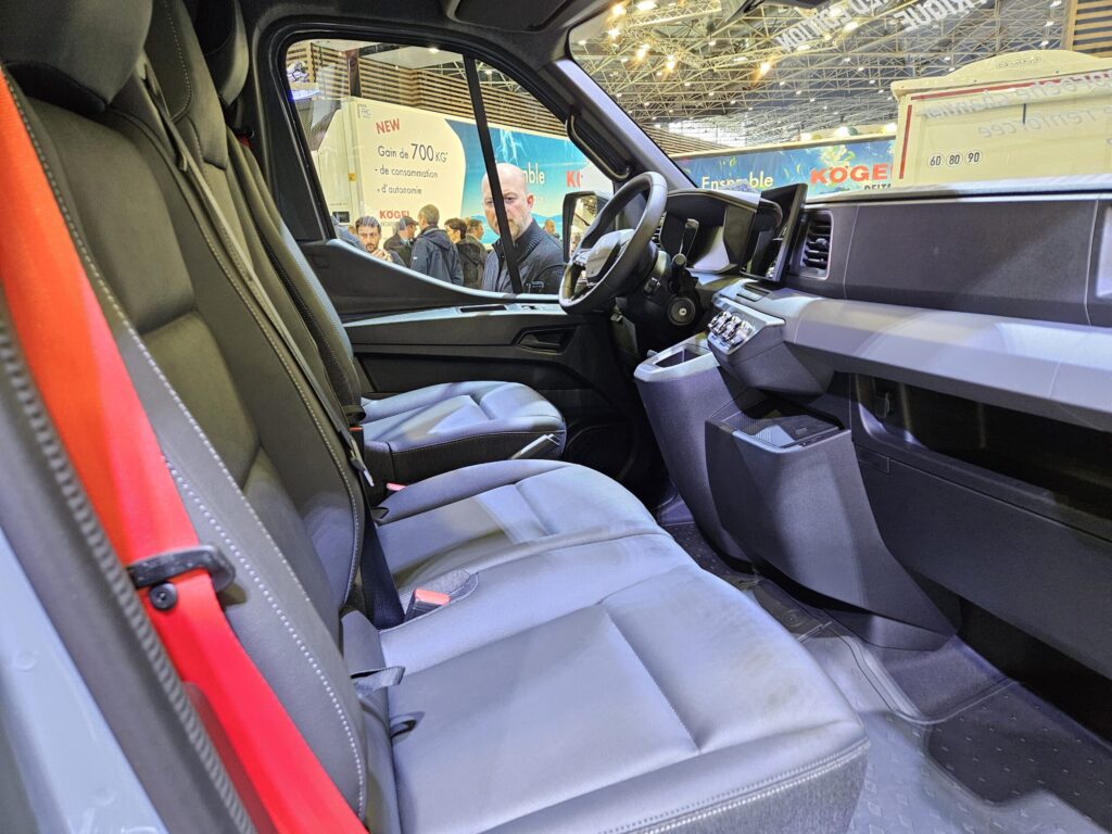 20251120 111620 - salon solutrans 2025 : renault trucks fait la part belle à l’utilitaire