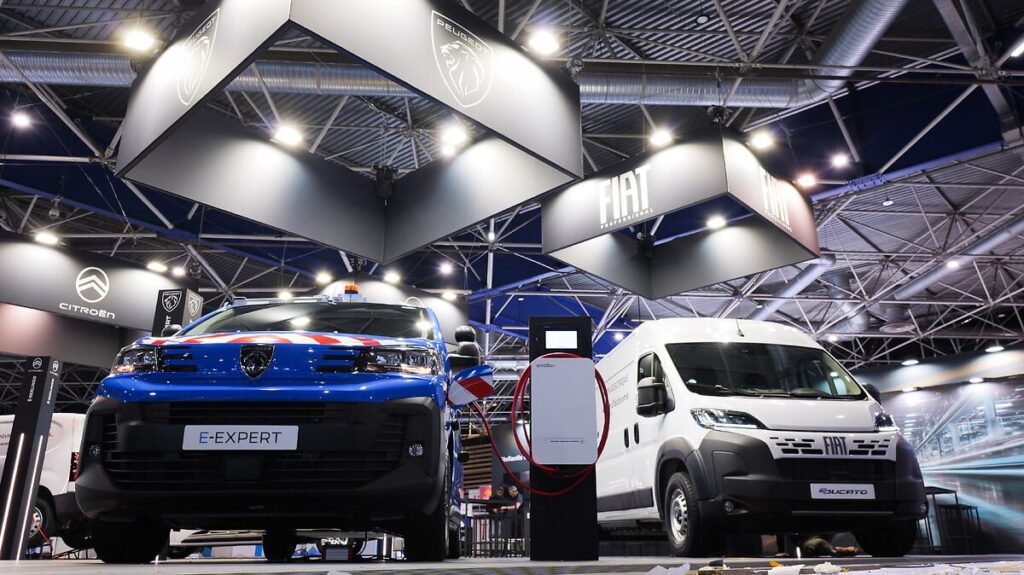 2973786 u3fqqb5myv whr - stellantis pro one : un engagement fort vers la mobilité durable au salon solutrans 2025