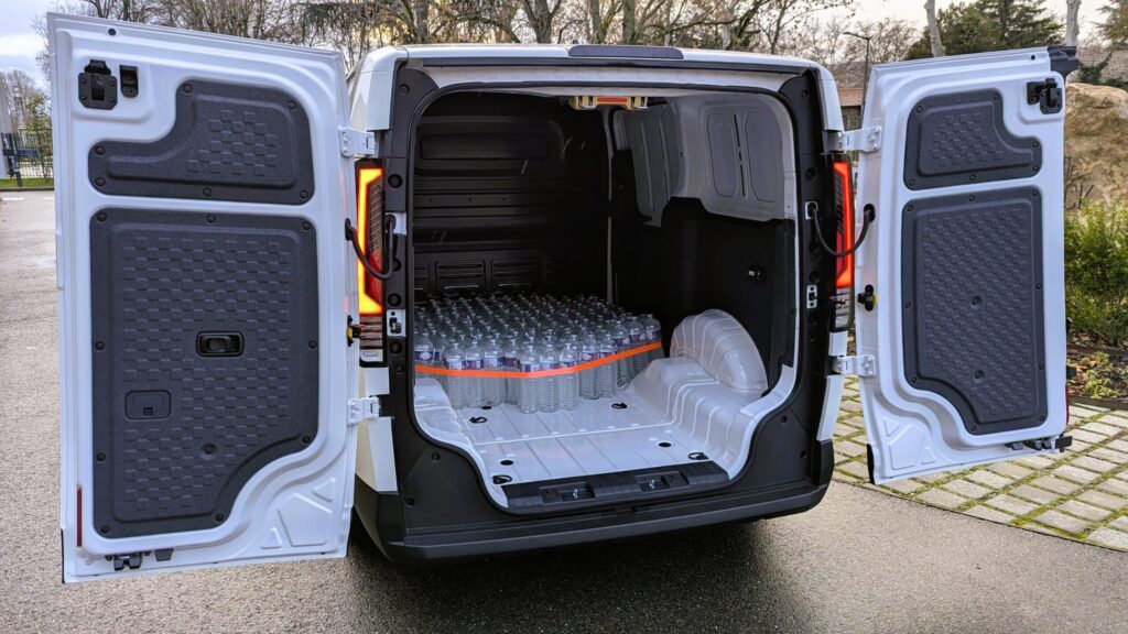 Essai kia pv5 cargo 2031 myutilitaire - essai kia pv5 cargo (2026) : le coup de poker électrique du constructeur coréen