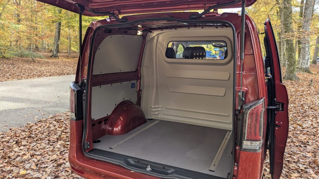 Essai mercedes benz vito mixto c julien georges marcos 1 - mercedes-benz vito mixto 119 cdi select : l’utilitaire haut de gamme aux multiples facettes
