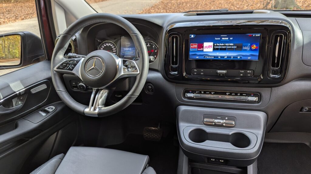 Essai mercedes benz vito mixto c julien georges marcos 29 - mercedes-benz vito mixto 119 cdi select : l’utilitaire haut de gamme aux multiples facettes