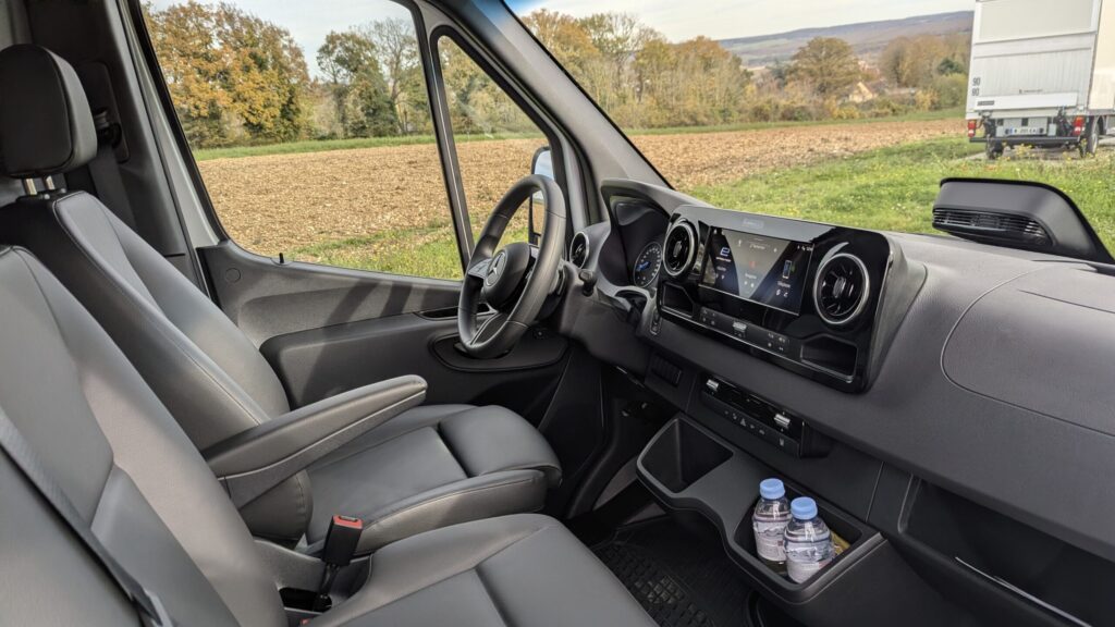 Essai mercedes esprinter 1 - essai mercedes esprinter châssis : un anniversaire sous le signe du renouveau électrique