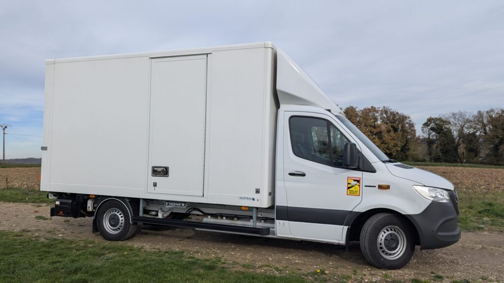 Essai mercedes esprinter 3 - essai mercedes esprinter châssis : un anniversaire sous le signe du renouveau électrique