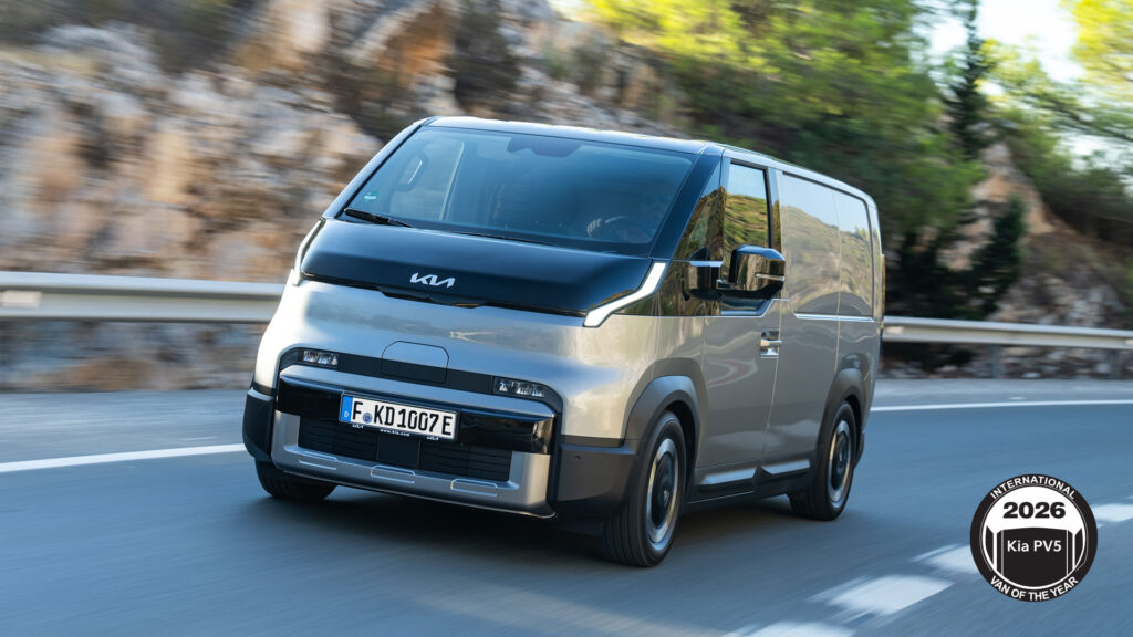 Kia pv5 cargo elu international van of the year 2026 2 - le kia pv5 cargo remporte le prix international van of the year 2026