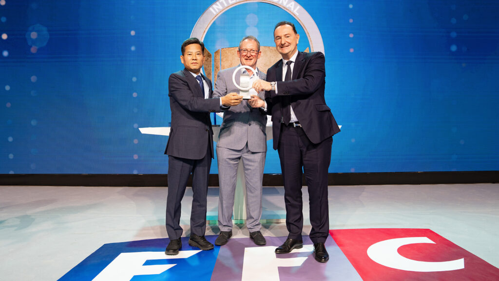 Kia pv5 cargo elu international van of the year 2026 4 - le kia pv5 cargo remporte le prix international van of the year 2026