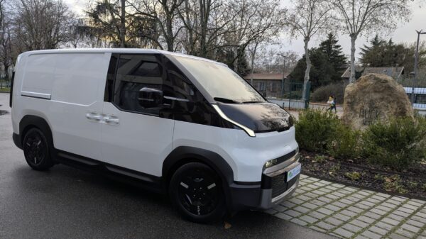 Pv5 - essai kia pv5 cargo (2026) : le coup de poker électrique du constructeur coréen