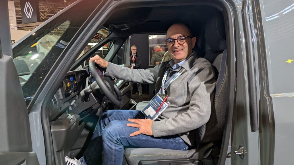 Renault trafic e tech solutrans 2025 12 - salon solutrans 2025 : nous sommes montés à bord du nouveau renault trafic van e-tech electric