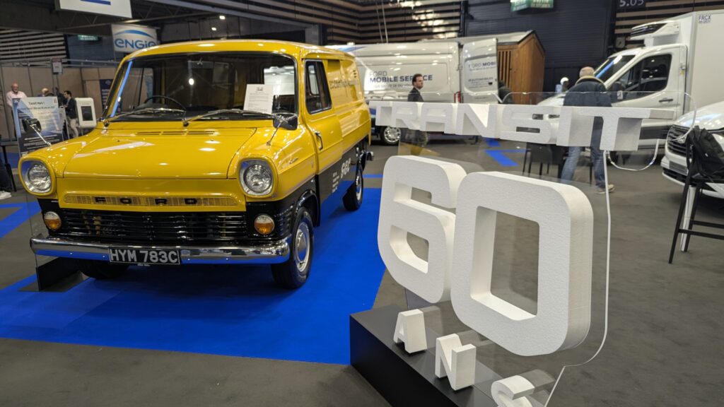 Stand ford 8 - solutrans 2025 : myutilitaire vous fait visiter le salon