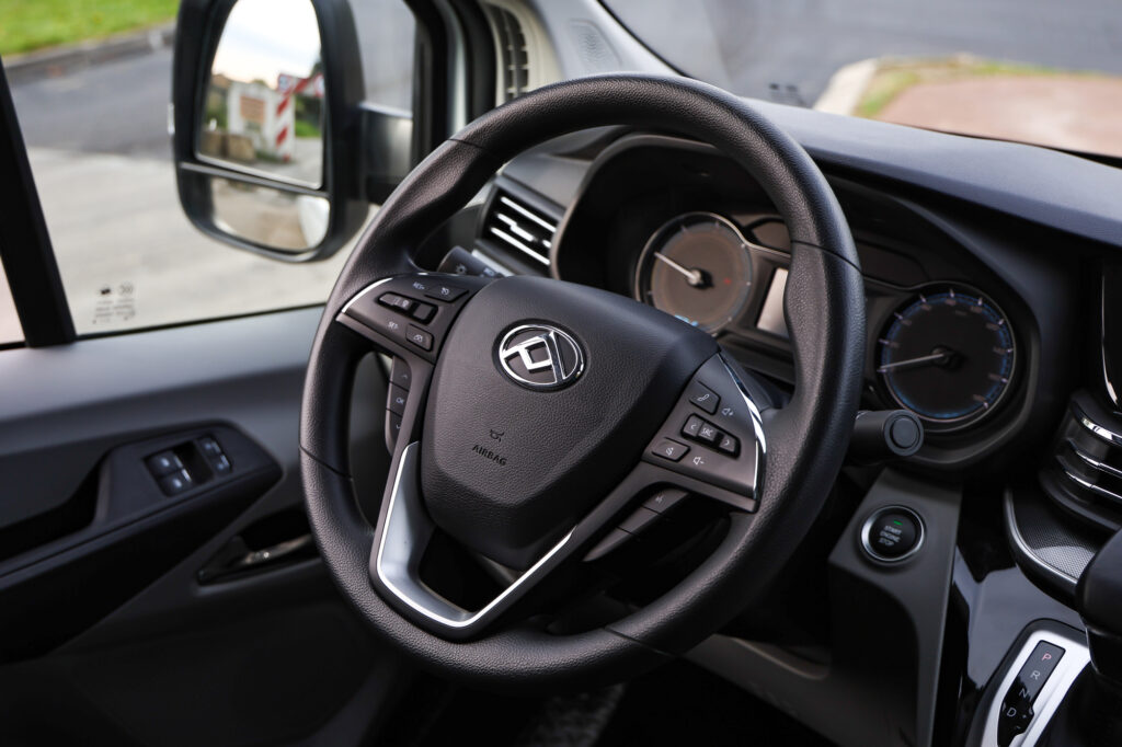 ©nass m. Maxus edeliver 9 myutilitaire 20 - essai maxus edeliver 9 (l2h2) : un fourgon électrique grand format,aussi polyvalent que complet!