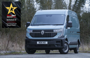 Original 23198 what van large van of the year - renault brille aux van reviewer awards : le maître des utilitaires électriques!