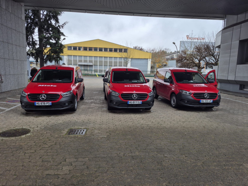 800 3 3 - miele équipe ses techniciens avec des utilitaires mercedes-benz : un partenariat axé sur la performance écoresponsable