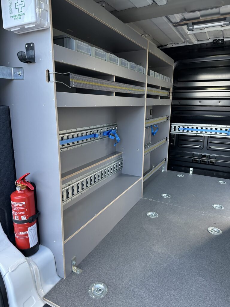 Amenagement kia pv5 cargo orange 3 - kia france s'associe à orange : un test à long terme pour le nouveau pv5 cargo électrique