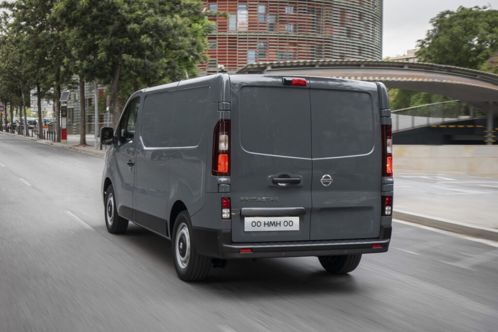 Primastar van dynamic 08 - essai nissan primastar 2026 : notre avis complet sur l’utilitaire diesel nissan