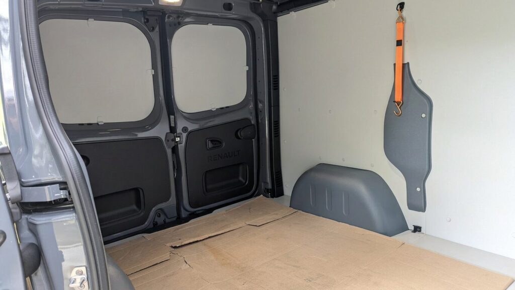 Essai renault trafic bva image12 - essai renault trafic dci 170 bva9 : dernier baroud d’honneur avec cette nouvelle boîte automatique