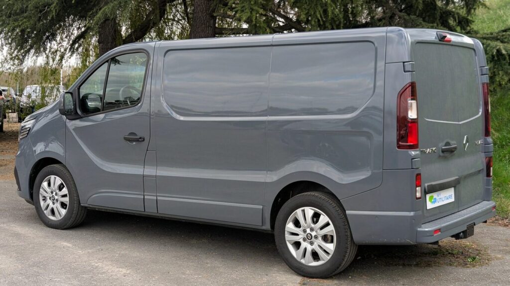 Essai renault trafic bva image5 - essai renault trafic dci 170 bva9 : dernier baroud d’honneur avec cette nouvelle boîte automatique