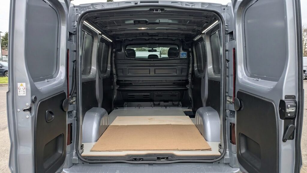 Essai renault trafic bva image6 - essai renault trafic dci 170 bva9 : dernier baroud d’honneur avec cette nouvelle boîte automatique