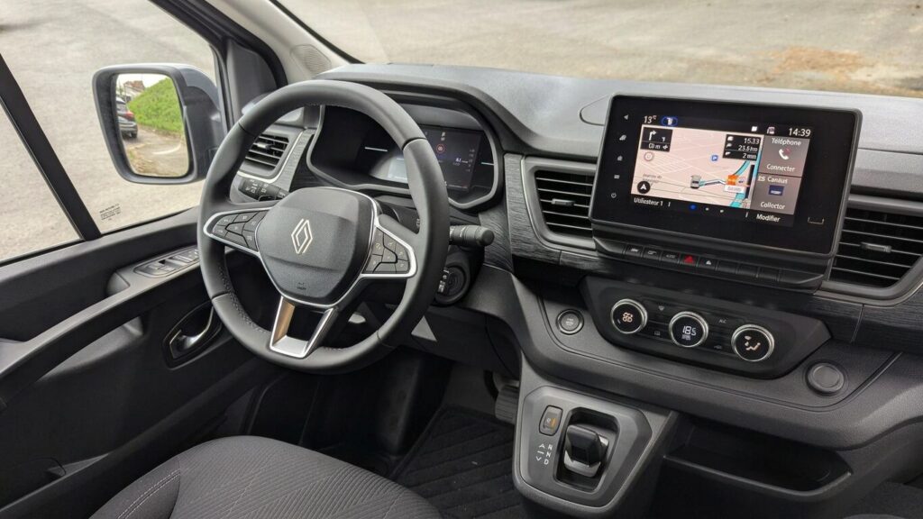 Essai renault trafic bva image8 - essai renault trafic dci 170 bva9 : dernier baroud d’honneur avec cette nouvelle boîte automatique