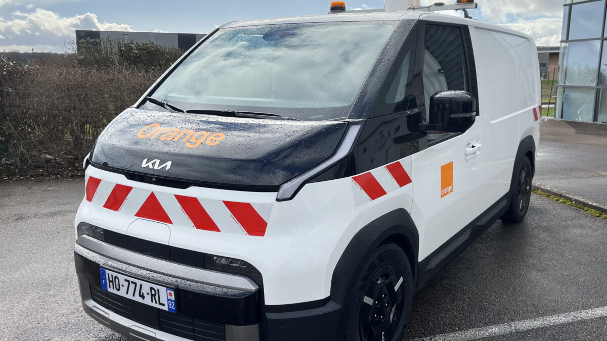Amenagement kia pv5 cargo orange - kia pv5 cabine approfondie : l’utilitaire électrique qui réinvente la polyvalence pro