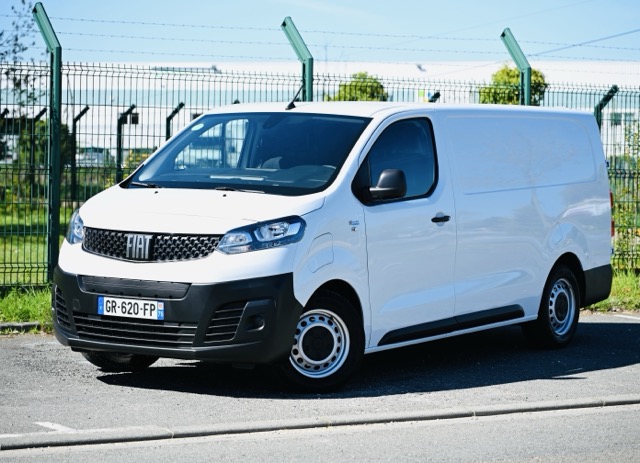 Fiat e-scudo statique blanc