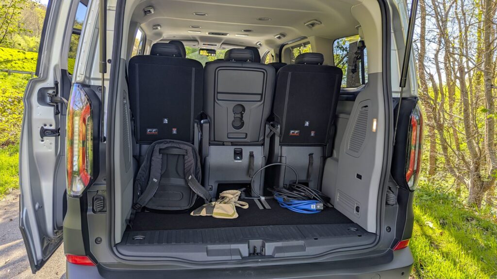 Essai ford transit custom phev coffre - essai ford tourneo custom h1 340 l1 phev : le chaînon manquant?