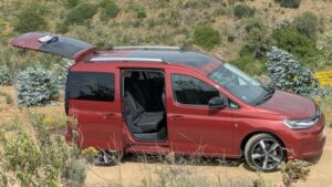 Caddy ehybrid porte ouverte