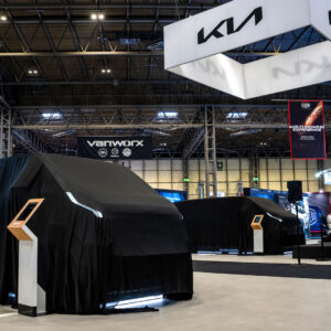 Pv5 au commercial vehicle show 2026 1 - kia pv5 cargo l2h2 : le nouvel utilitaire électrique à toit surélevé dévoilé au cv show 2026