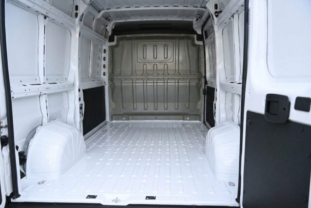 B0e1aa23 55f4 4414 ab9b dadd5e060563essai fiat ducato - essai fiat ducato diesel 140 ch tôlé l3h2 3,5 t : le best-seller transalpin à l'épreuve des routes normandes