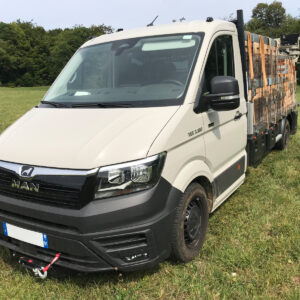 Man tge 3. 180 4x4 plateau équipé pour le transport de ruches, utilisé par le rucher pédagogique de châtillon-sur-chalaronne dans l'ain