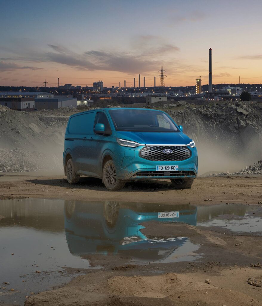 E transit custom 1 - ford e-transit custom 2026 : tout savoir sur le fourgon électrique star de ford pro